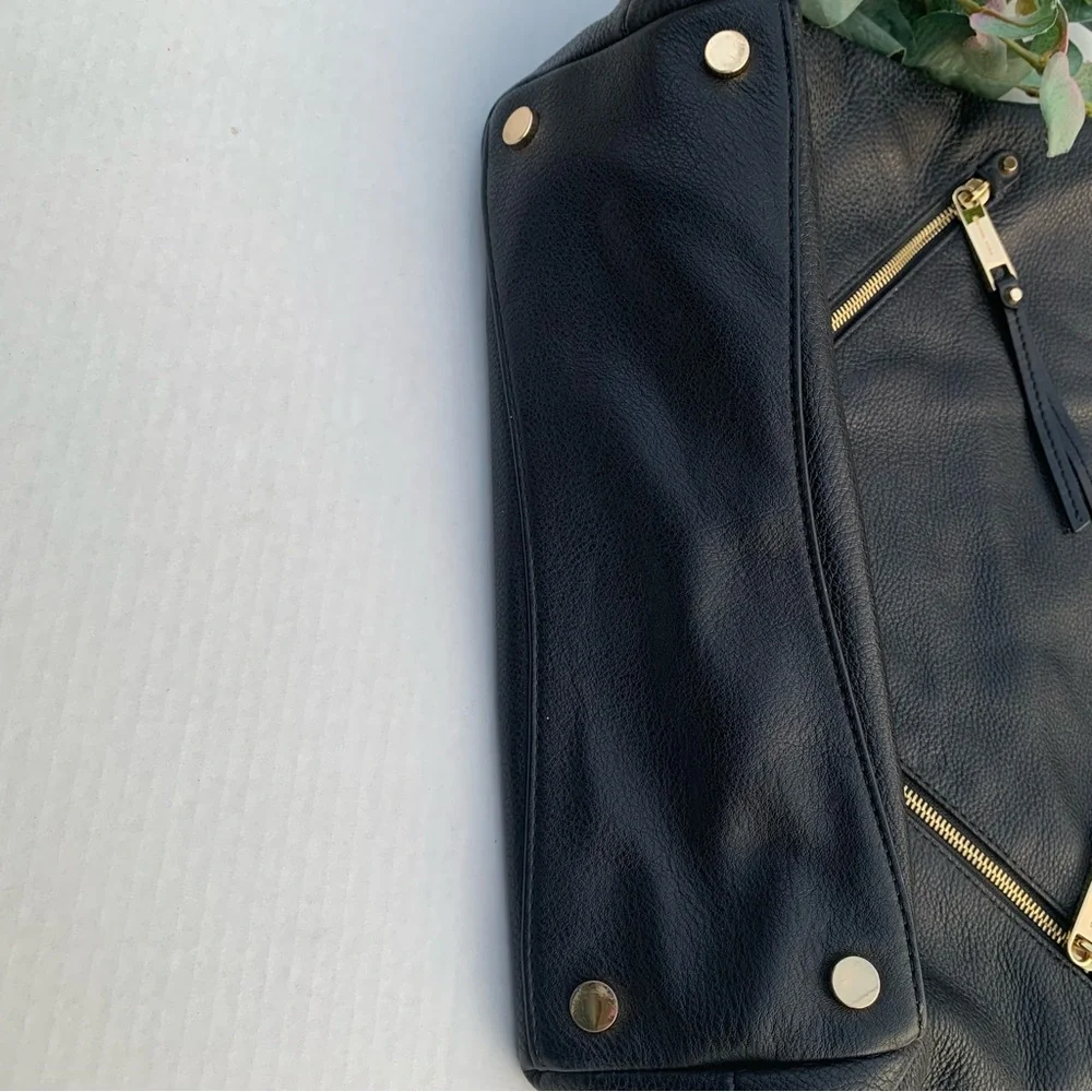 Michael Kors Evie Large Pebbled Shoulder Bag